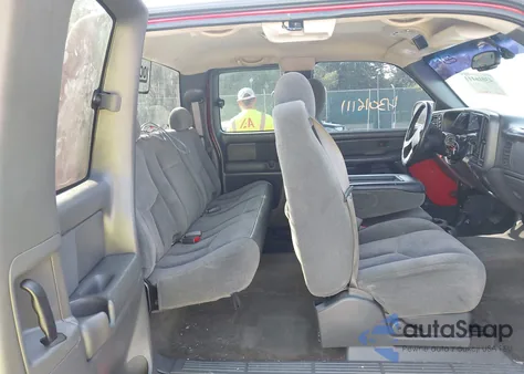 2005 Chevrolet Silverado 1500 Z71 from USA, damaged, VIN 1GCEK19B75E140468